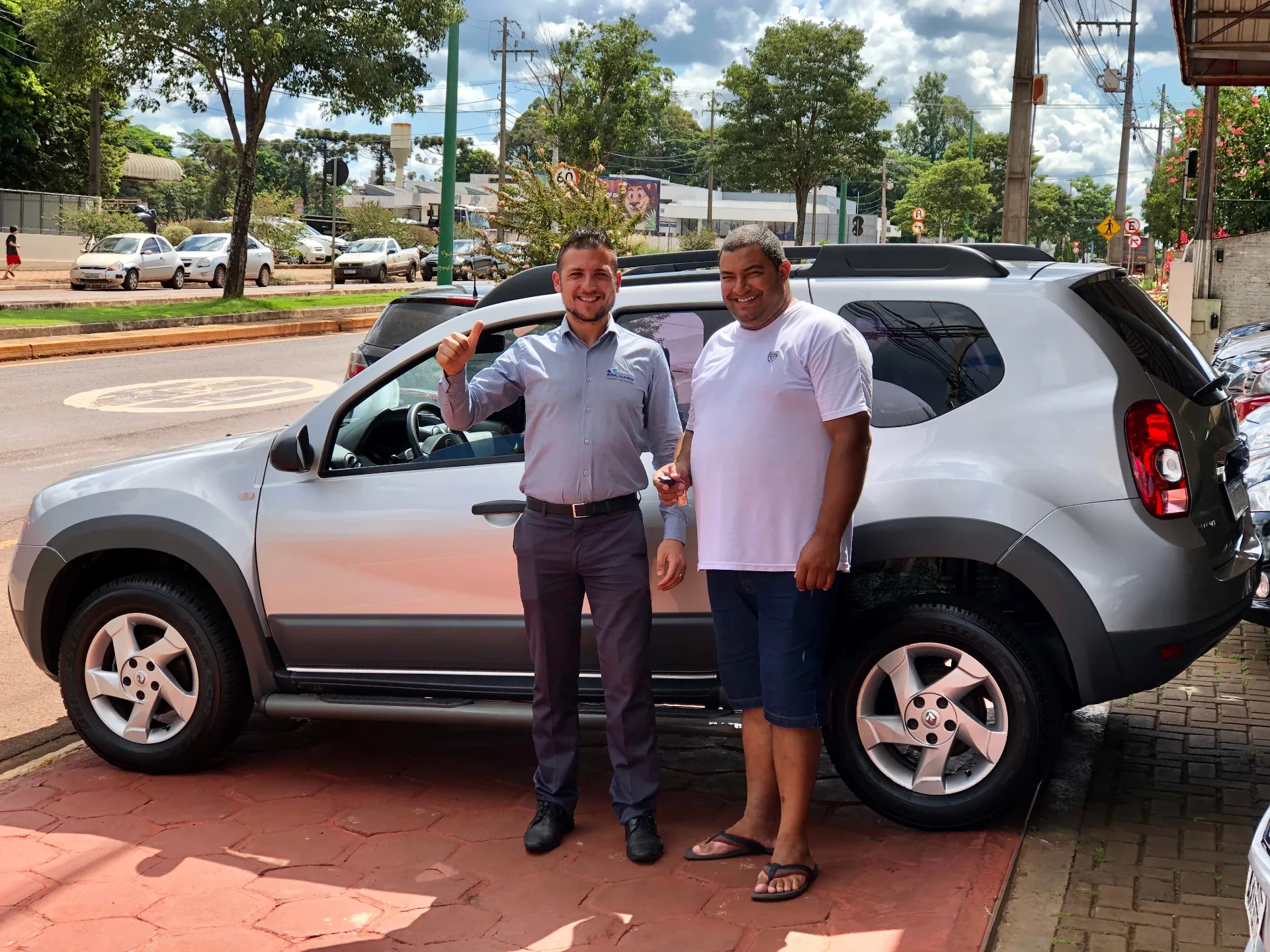 Cliente contemplado com Renault Duster